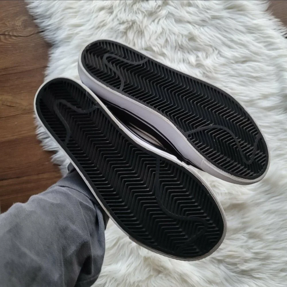 Nike Shoes - Picture 6 of 7